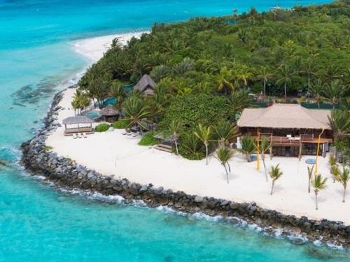 Cay: Necker Cay
