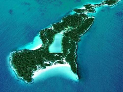 Cay: Little Hall’s Pond Cay